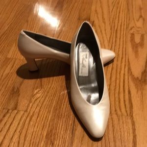 Amalfi heels. Cream color